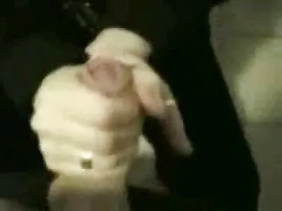 Une blonde luxueuse veut se faire masser film sex anal la chatte dans la chambre