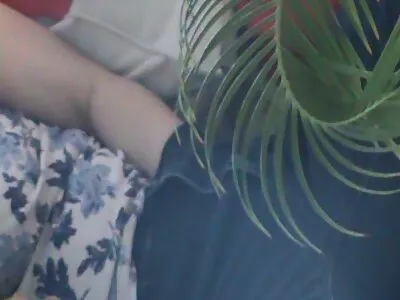 Vibromasseur fille porno francais premier anal chaude parfaitement incliné dans sa chatte