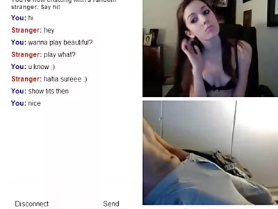 Fille avec un gode avant que la caméra ait un hardcore sodomie orgasme