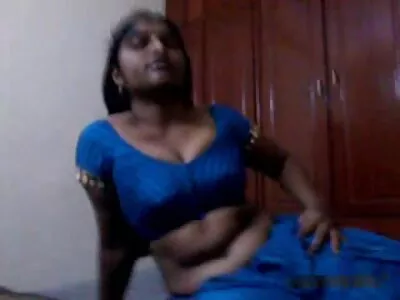 Fille au cul rond suce une bite film x anale mince et sinueuse