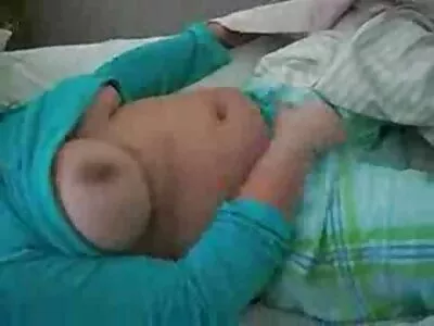 Baiser baiser mec passionné baise mulâtre dans film porno double anal la cuisine