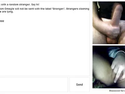 Une blonde satisfaite s'assoit mature movie anal sur sa bite dans la voiture et gémit à cause des coups