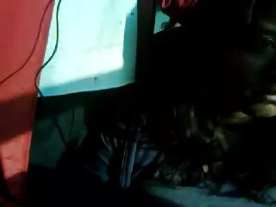 Belle film anal à la chatte rasée veut du bon sperme