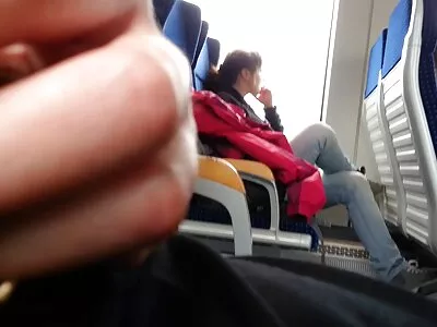 Elle amateur anal film adore les doigts de son chat.