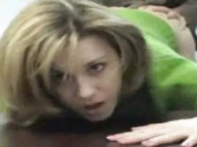 Excité belle doigte sa anal long film chatte dans la rue