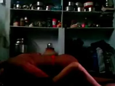 Une ado douce baisée avec les baisers de son frère et de son ado sex film anal