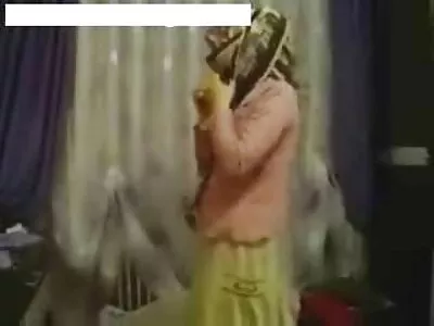 Baiser et se film de sodomie masturber avec des baisers