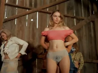 Monsieur fou baise de belles personnes film francais anal qui s'embrassent à l'envers