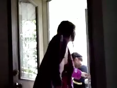Grand-mère donne au double anal movie grand-père chauve de porter un chat