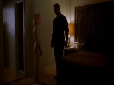 Elle fait du camping en bas moulants et séduit film porno francais anal son mari avec des baisers.