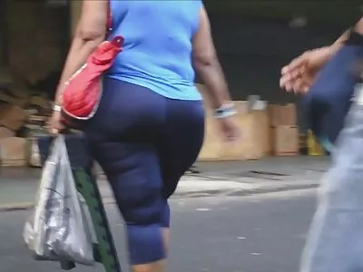 Excité frère joue en embrassant sa soeur sur le lit de ses parents anal amateur movies