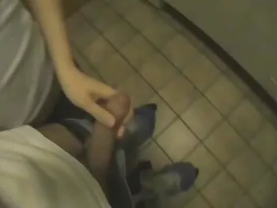Un homme noir embrassera passionnément une femme noire sur la bouche et un porn french asian chat
