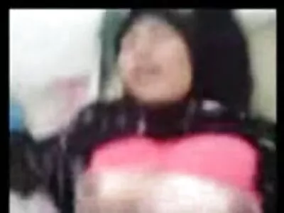 Avant le french anal hd baiser, elle lèche anal son mari avec sa bouche chaude