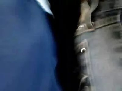 elle sodomie xxx embrassa sa queue et s'arrêta.