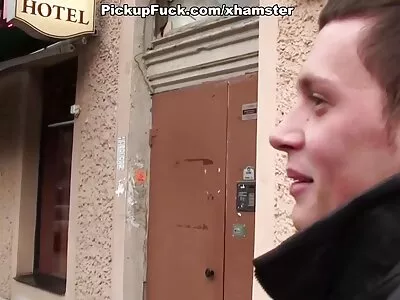 un baiser sur la joue sex anal video gratuit de mon amie