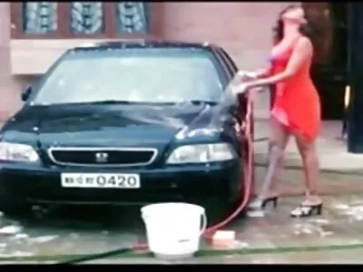 Milf sex anal film chaude prête à affronter un gros tétras lyre