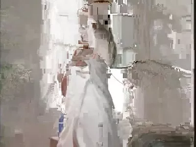 Fille avec un baiser anal plug movie avec son petit ami.