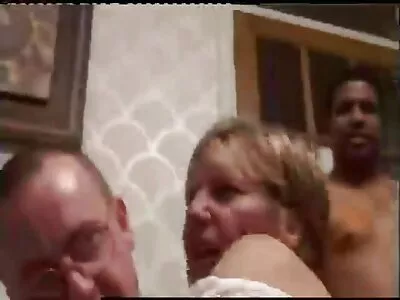 La fille est devenue policière anal movie et est allée à un rendez-vous avec son amant
