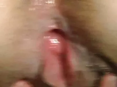 Beauté chaude devant la caméra baise sex anal movies avec un ami bisous et filmé en vidéo